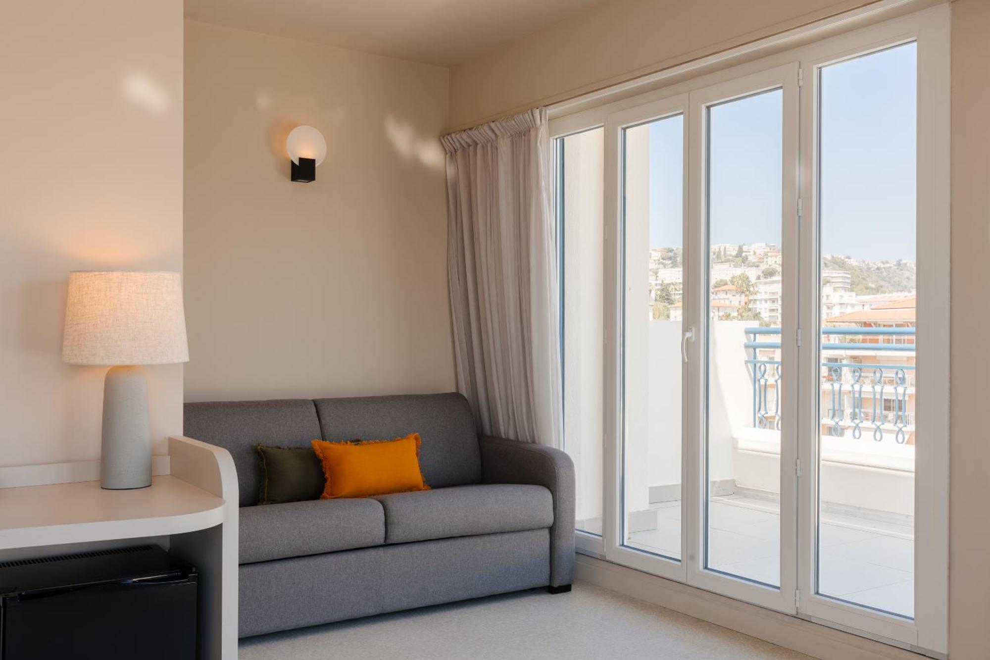 Yelo Promenade Powered By Sonder Hotel Nisa Exterior foto
